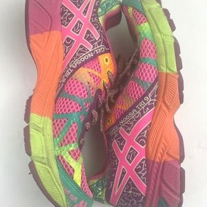 Asics Gel Noosa Tri 9 Girls Running Shoes Sz 2 US